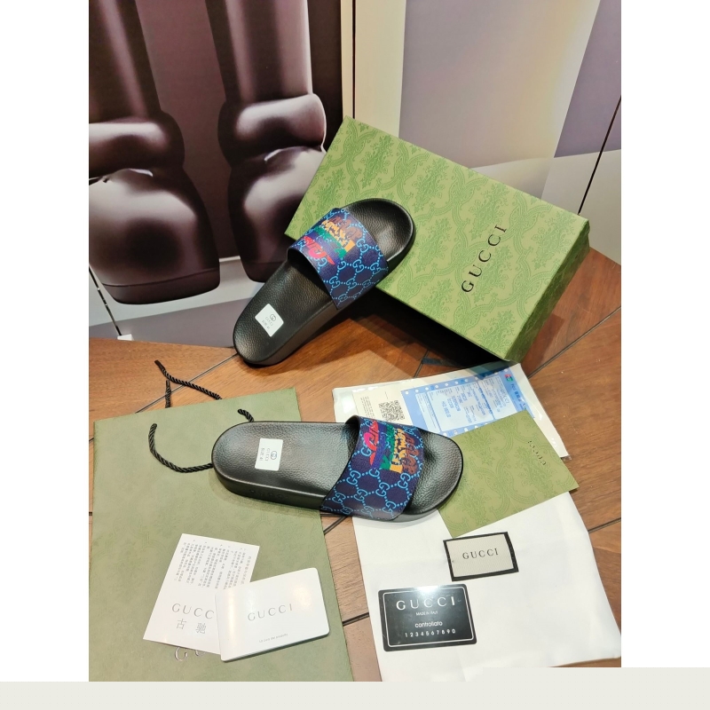 G*u*i slippers